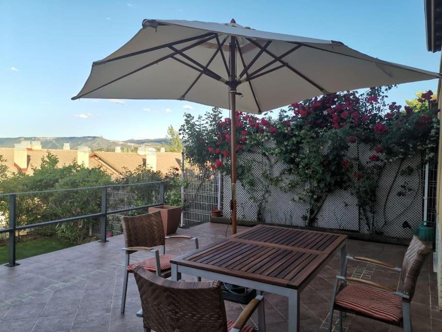 Estancia Con Jardin Entre Golf Y Monte - Cerca Logrono Sojuela Bagian luar foto