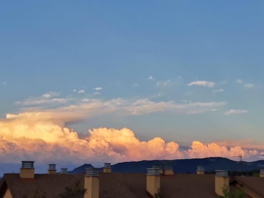 Estancia Con Jardin Entre Golf Y Monte - Cerca Logrono Sojuela Bagian luar foto