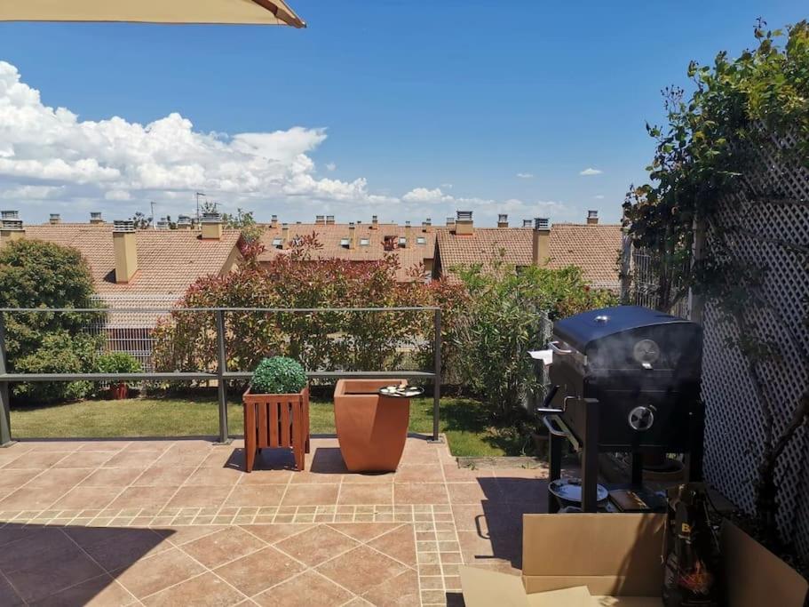 Estancia Con Jardin Entre Golf Y Monte - Cerca Logrono Sojuela Bagian luar foto