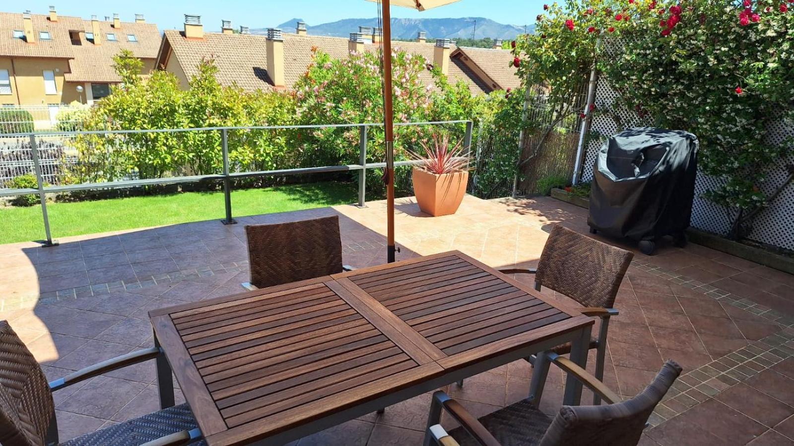 Estancia Con Jardin Entre Golf Y Monte - Cerca Logrono Sojuela Bagian luar foto